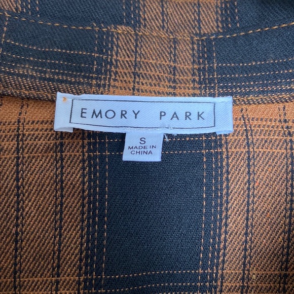 Emory Park Plaid Crop Top - Picture 9 of 9